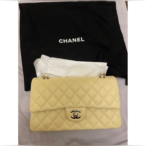 CHANEL Timeless Classic Flap Double Flap bag in Yellow Caviar Leather Medium - Picture 12 of 16